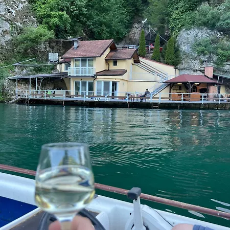 Vikendica Kruna Zvornicko Jezero